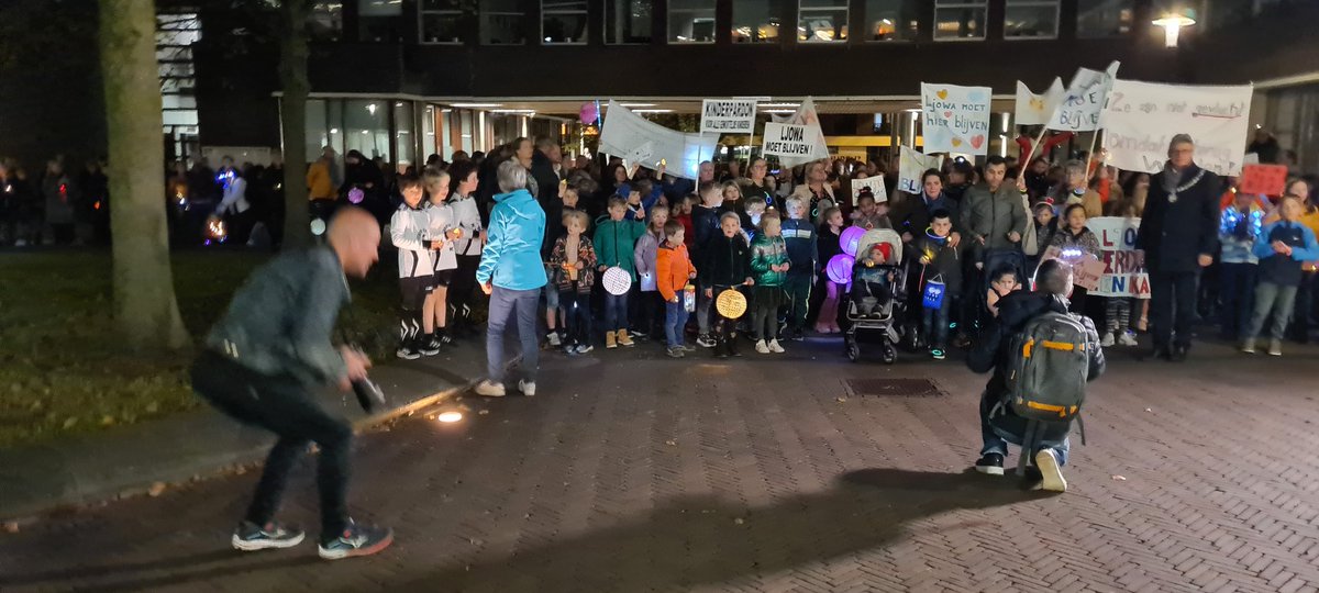 Prachtige lichtjestocht voor Ljowa in Amersfoort. 
Met PWA school en voetbalclub KVVA. 
Voor een ruimhartig #kinderpardon !