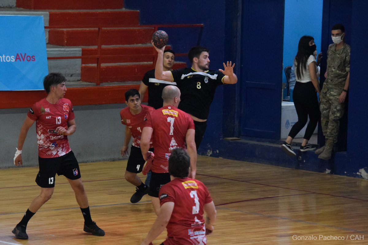 CAHandballARG's tweet photo. NAC. ADULTOS "A" | FINAL DE PARTIDO | 

▪️ Torneo Masculino: Ladricer 28 : 23 Nueva Generación 

📸 Fotos: @GonzaloPcheco / CAH https://t.co/pHxsBGb7b1