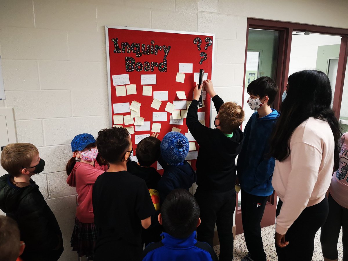 MEGANSIMS79's tweet photo. Collaborating with the Grade 7 class to solve some of life's greatest mysteries and answer some really pressing questions like, 'How many jet skis are there in the world?' and 'How do worms know who their parents are?' #LakesideEngagement https://t.co/AkFE18RYZV