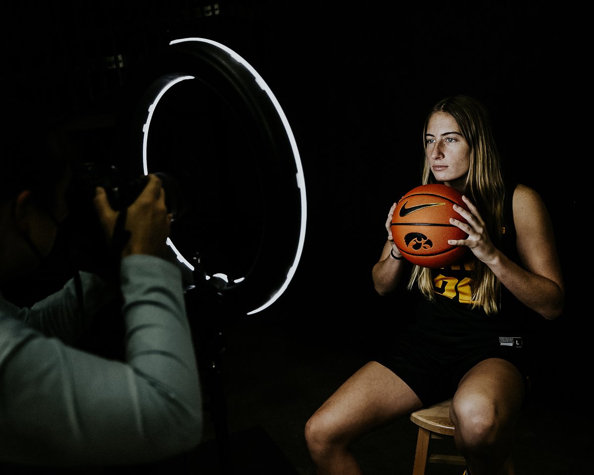 "Kate may be the most improved starter on our basketball team. 𝙆𝙖𝙩𝙚 𝙞𝙨 𝙩𝙝𝙚 𝙜𝙡𝙪𝙚. She is one of the best leaders that I've ever been around, and that's over quite a few years." 

-Head Coach <a href="/LisaBluder/">Lisa Bluder</a> on <a href="/kate_martin22/">Kate Martin</a> 

#Hawkeyes