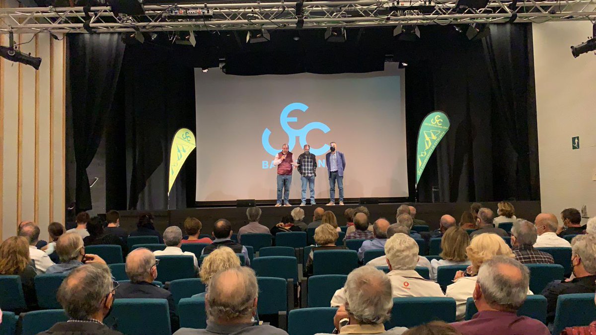 Tot a punt per presentar el documental ‘Ama Dablam 1981’ a <a href="/calabria_66/">Federació d'Entitats Calàbria 66</a> 🏔⛏

Presentació dels presidents de <a href="/UECBarcelona/">UEC Barcelona</a> , <a href="/UECagru/">UEC Agrupació</a> i la <a href="/FEEC_cat/">FEEC</a> 

5è Cicle de Projeccions de Muntanya de la UEC de Barcelona