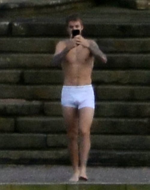 changeskdrauhl's tweet photo. Alguém lembra pq caralhos ele tava de cueca? (Eita homem gostoso https://t.co/TXW0nPa5ai