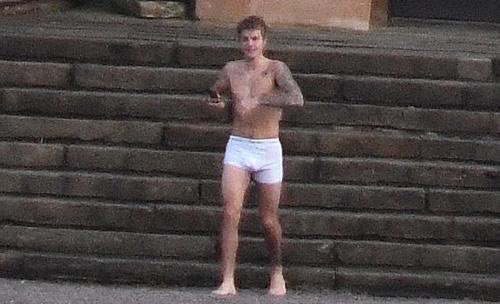 changeskdrauhl's tweet photo. Alguém lembra pq caralhos ele tava de cueca? (Eita homem gostoso https://t.co/TXW0nPa5ai
