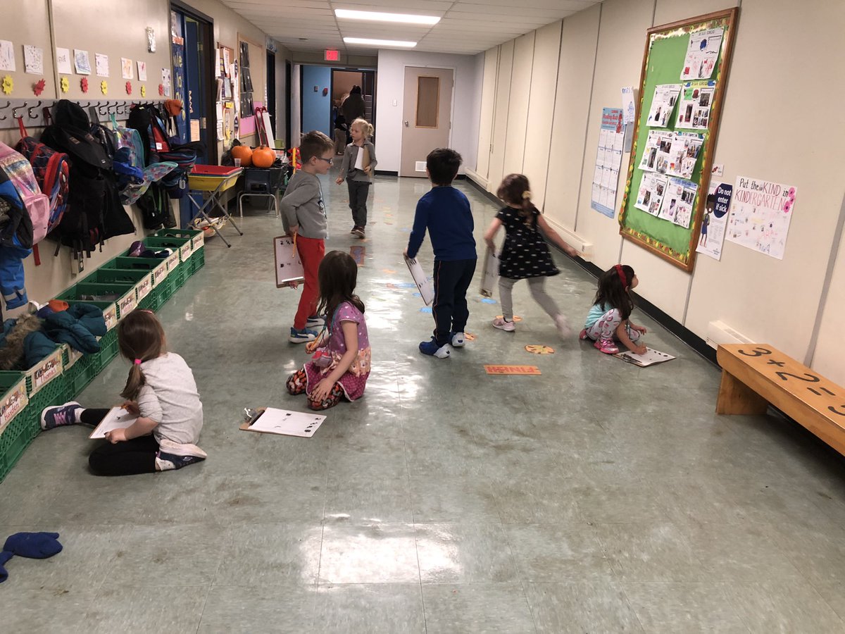 day_mme's tweet photo. Écrit la salle, write the room Halloween activity! @mme_laite @BishopFeild @NLESDCA #NLESDFR #movement #printingpractice #learningFRENCH What a great way to motivate our young learners to write! https://t.co/1uLltVwjfL