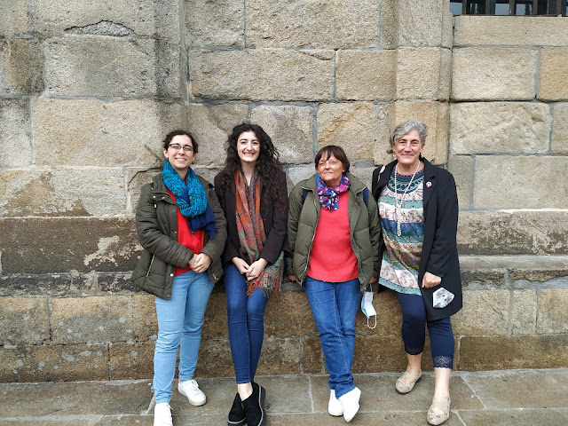 RedMiriam1's tweet photo. XXXV Foro Encrucillada. A teoloxía política do Papa Francisco. 
Desde Galicia, compartiendo lo que fue el foro, con la participación de algunas de las compañeras de la Red Miriam.
https://t.co/DKiZA9huzU https://t.co/SdVZgc7wlv