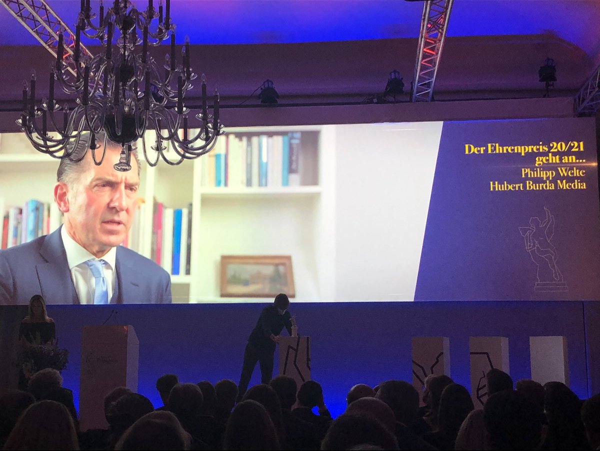 Gratulation an Philipp Welte, Vorstand von <a href="/burda_news/">Hubert Burda Media</a>, der den Ehrenpreis des Bayerischen Ministerpräsidenten Dr. Markus Söder erhält! #Printpreis