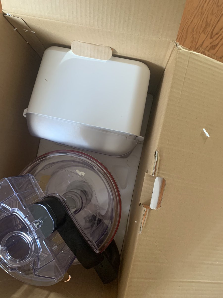 StijaSS's tweet photo. @KitchenAid_CA We received a KitchenAid blender as a housewarming gift. We just opened it up and it’s not functional. Unit is defective. We don’t have a receipt, and the customer service told us that it’s trash at this point as it’s not covered under warranty as a gift

Help https://t.co/sgC658VydN