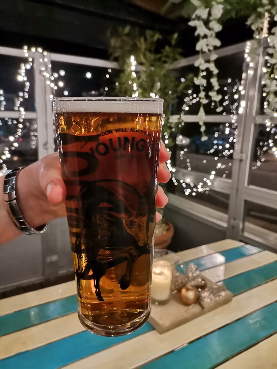 What a great evening to enjoy a pint of our Young's London Original 🍺
