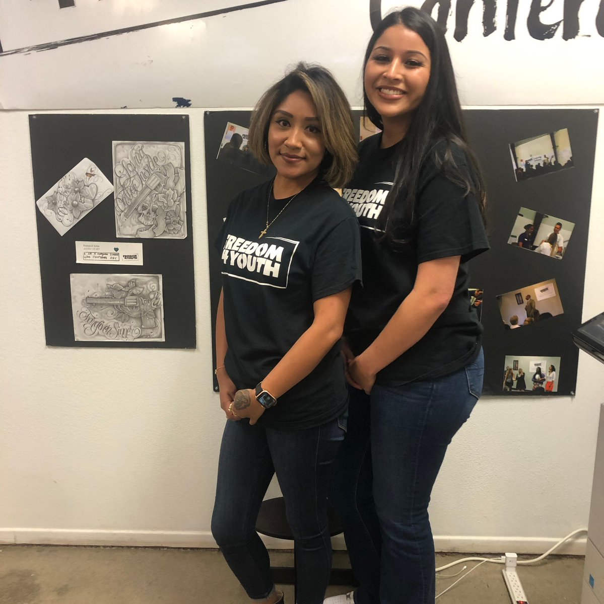 freedom4youth's tweet photo. A BIG congratulations to our wonderful mentor and case manager Xzavria on her recent move! She is a superstar and we are so blessed to be by her side as she embarks on this adventure. We sure miss her presence at the Center on the daily, but are so happy for her! 🥰🏡 https://t.co/cw4peQeNLV