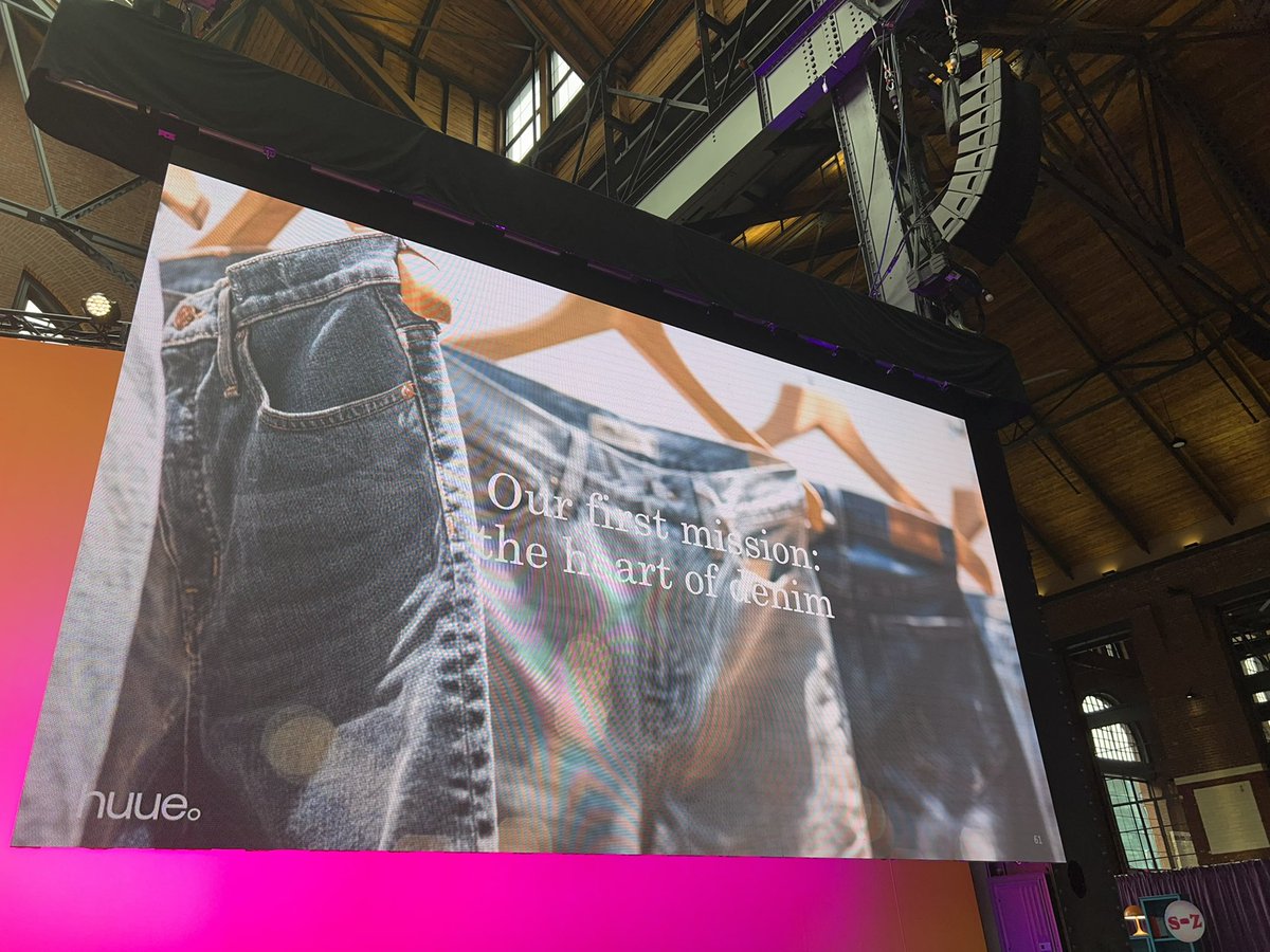 jrkelly's tweet photo. ❤️ how Michelle at @huuebio is thinking about synbio2.0!! Leveraging the ecosystem of tech platforms in synthetic biology to bring cell programs to market faster!  Love their project to make clean indigo 💙💙💙💙💙 https://t.co/ALlsOaehB0
