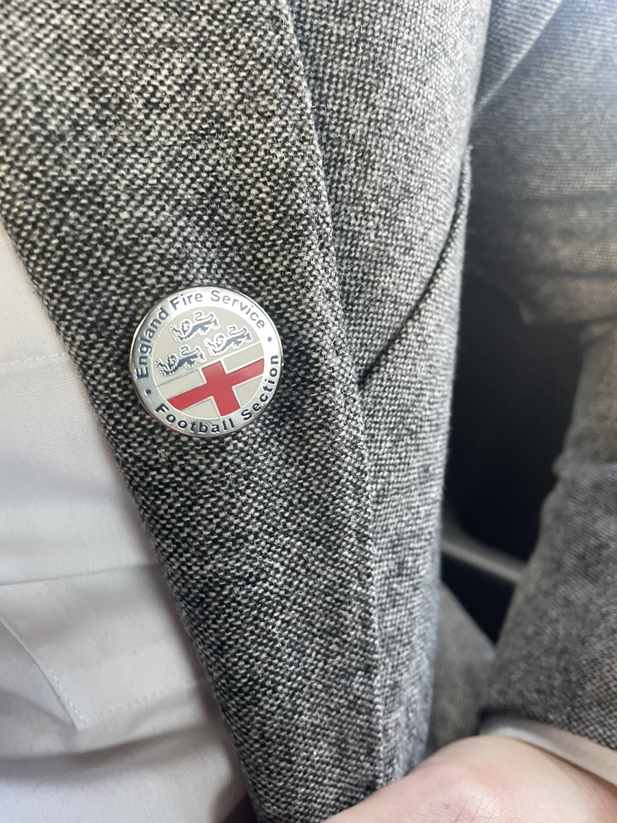 Good win today against England police and delighted to get my pin for 3 caps 🚒⚽️