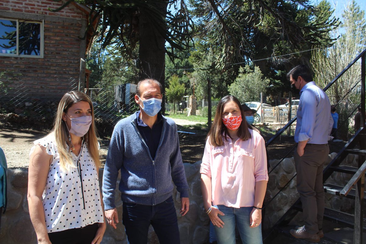 OmarGutierrezOk's tweet photo. En el marco de la profundización de las políticas de equidad de género, junto al intendente Sandro Badilla, inauguramos la segunda etapa del Centro de Atención Integral de las Mujeres (CAIM) en Villa Pehuenia. Un dispositivo destinado a abordar situaciones de violencia de género. https://t.co/FToDFfaLOb