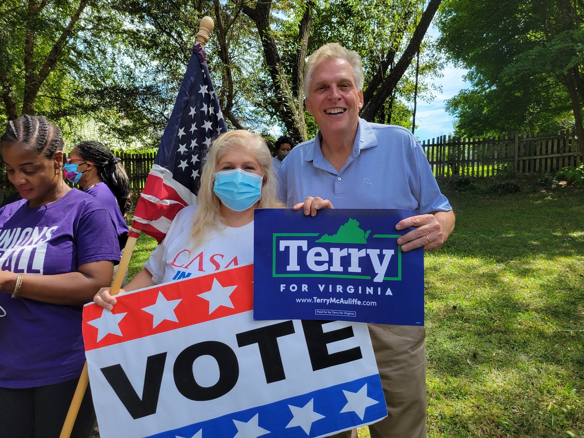 IvaniaCastill17's tweet photo. SOMOS CASA IN ACTION📩📥📬🗳📮🗽🇺🇲 El #VOTEEARLYDAY De nuestra #ComunidadLatina #Virginia es para un solo Candidato @TerryMcAuliffe FOR #GOVERNOR @HalaAyala FOR LT GOVERNOR Para RELE-GIR A @MarkHerringVA FOR #ATTORNEY_GENERAL Elecciones en Noviembre 2 2021. https://t.co/MbEGJz7gvL