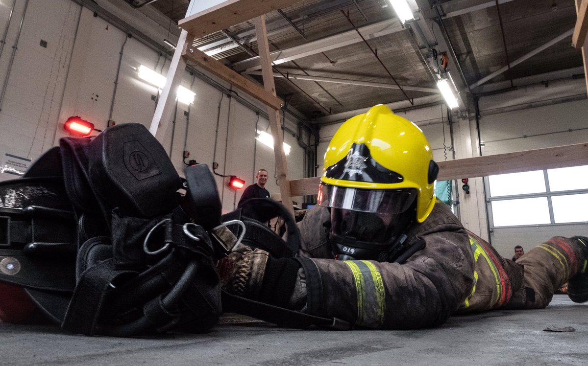 SteveAir_'s tweet photo. Day 19 - BA Phase day 4 - Intro to heat - Slack pack/Set removal - Entanglement gallery and Guidelines. 
A small team trying to turn 12 people into Full Time Firefighters in 8 weeks. Top effort all round.

@NlandFRS @N_landCouncil #firefighter #fire #rescue #nfrs #uk #training https://t.co/1rsoGPxl3n
