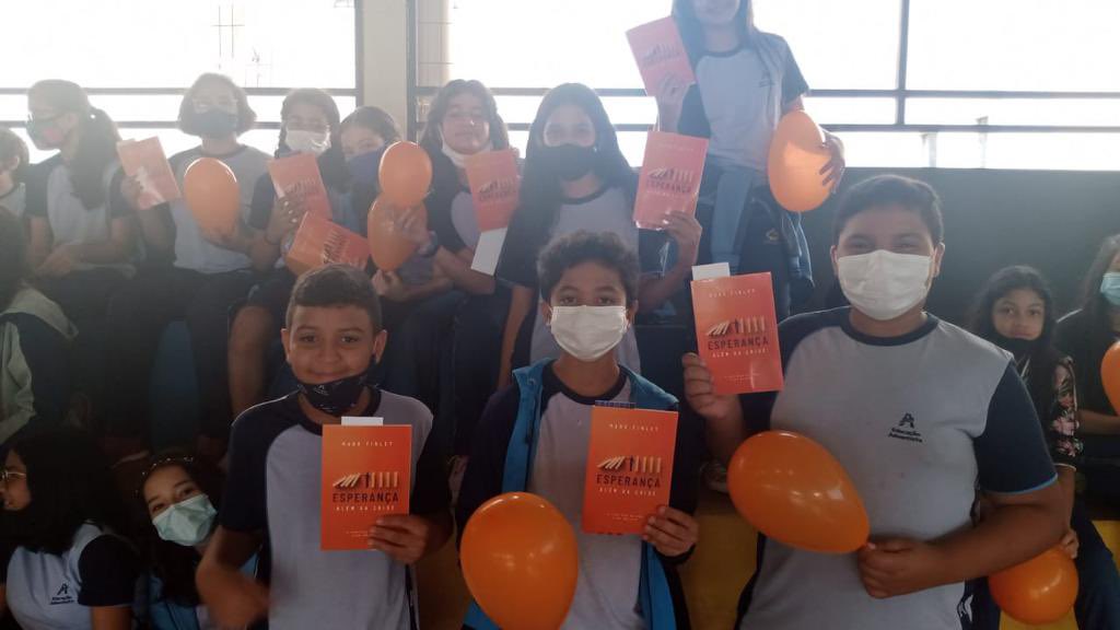WiglifeSaraiva's tweet photo. Alunos e colaboradores do Colégio Adventista de Santarém participaram hoje do Impacto Esperança. Parabéns pelo apoio e incentivo à este lindo movimento. #ImpactoEsperanca @PrLeonino @adventistanorte @presidenciadsa @BogerJr @LucasFe57729612 https://t.co/1Y5tE0VrVY