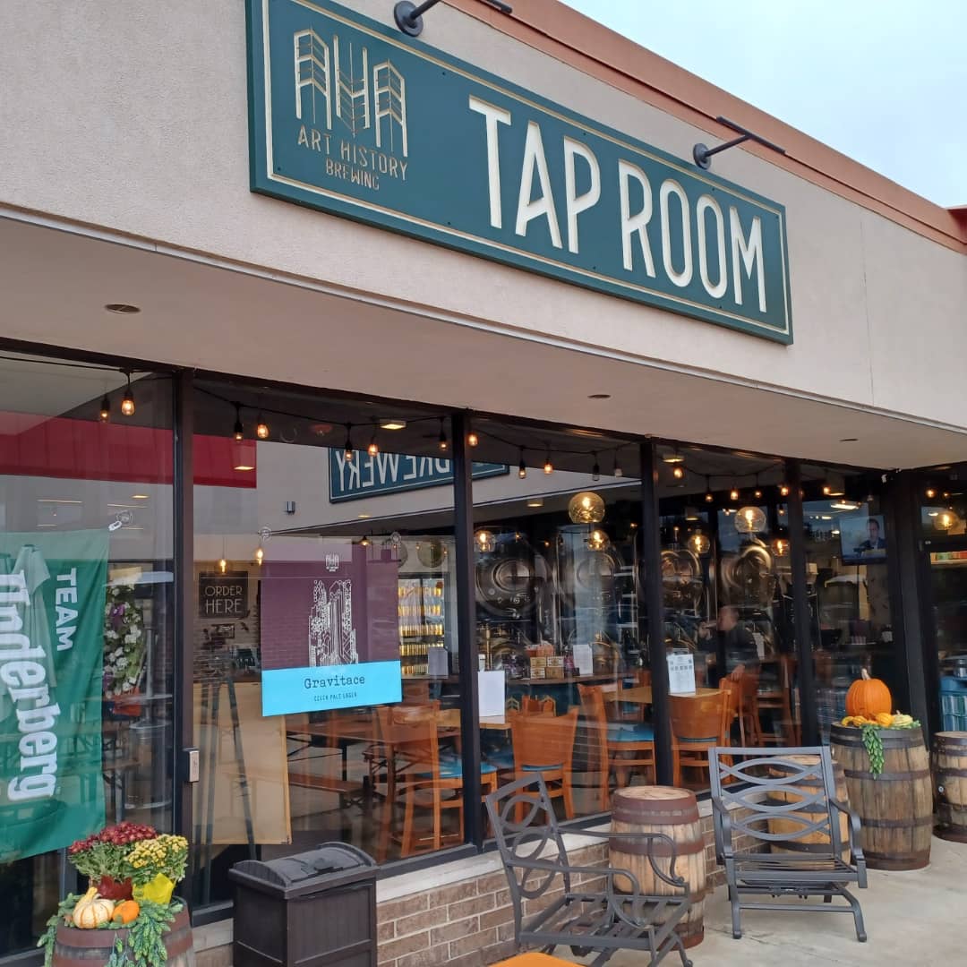 When someone combines the concept of art and beer you’ll always get our attention. Art History Brewing located in Geneva, IL strives to do just that. The brewery is laid out with a clean modern aesthetic, offering both indoor and outdoor seating. #ThirstyToExplore