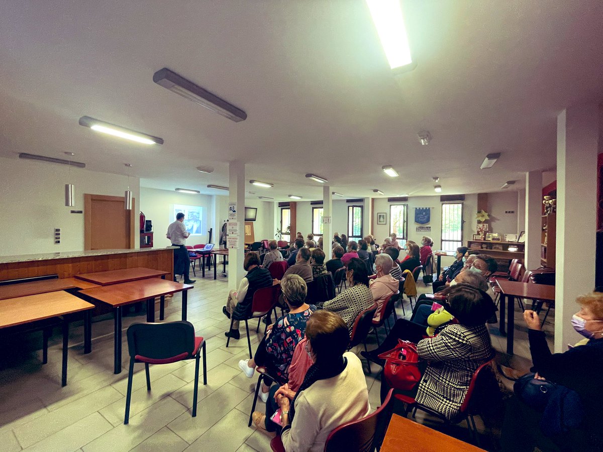 EstibalizGonza's tweet photo. Vamos terminando el mes de #octubre, un mes dedicado a nuestros mayores y a la #salud  en #CarriondelosCondes Cerramos las jornadas #CarriónActivage donde hemos aprendido mucho con profesionales aquí. #TalentoKm0 Gracias! @fempcomunica @Imserso #RECS @LuciaMBores @jmoterosanz https://t.co/Pcr7c7SmeY