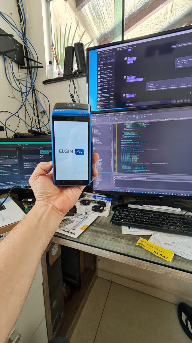 Muita codificação e não na massa. Developer, Developer, Developer. Foto de nosso parceiro do Elgin Developers Community. 

Já somos mais de 2.500 desenvolvedores Elgin!!

Digitalizando o Varejo Brasileiro.