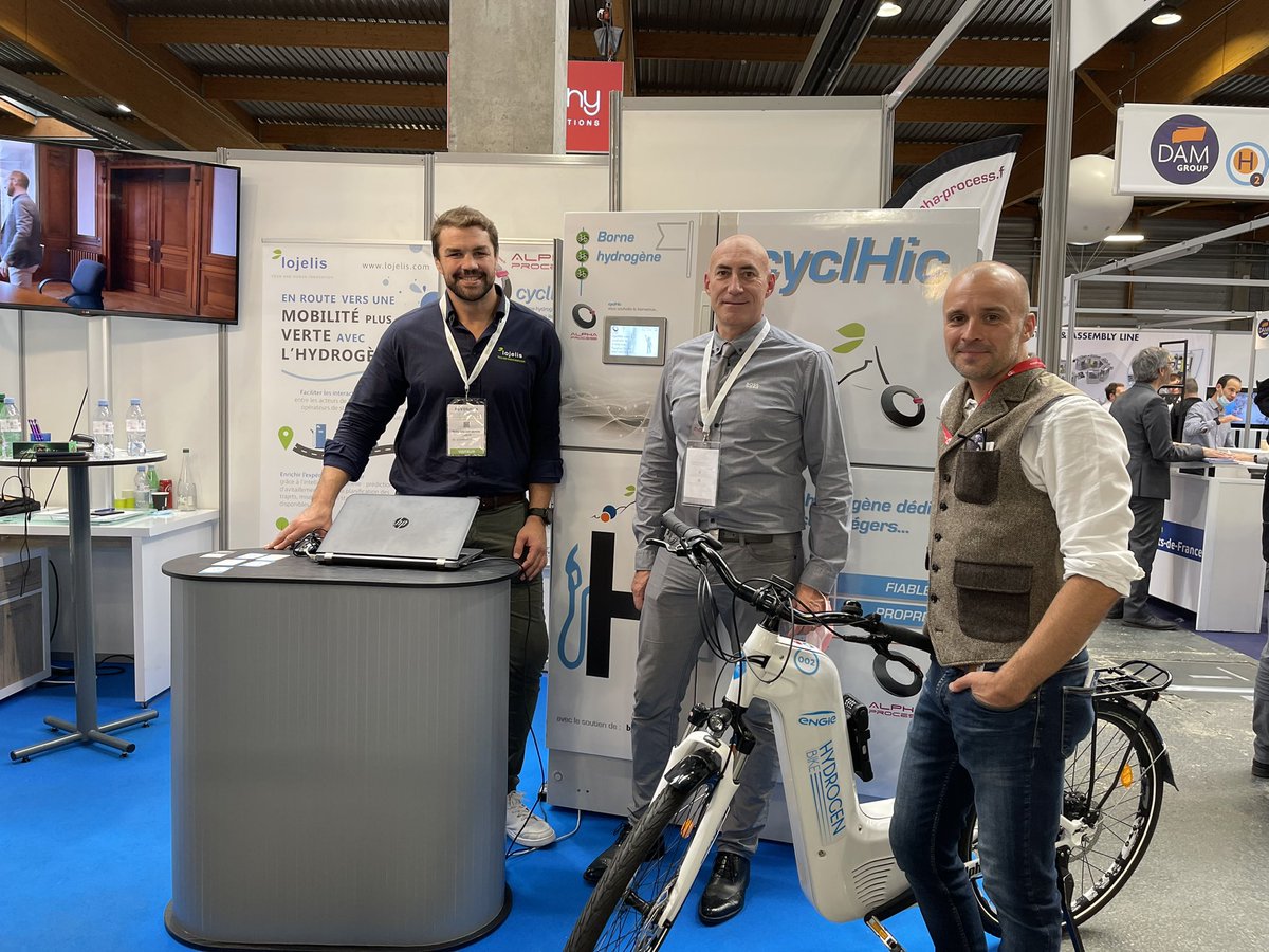 movIAtech tweet media