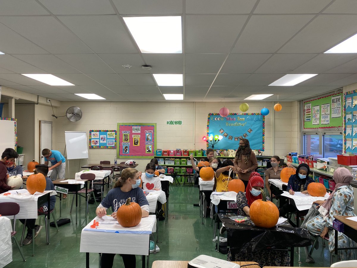 MrsMalewicz's tweet photo. It was exciting to bring back our annual Pumpkin Fest tradition this year! https://t.co/5KUXLRZ0sp