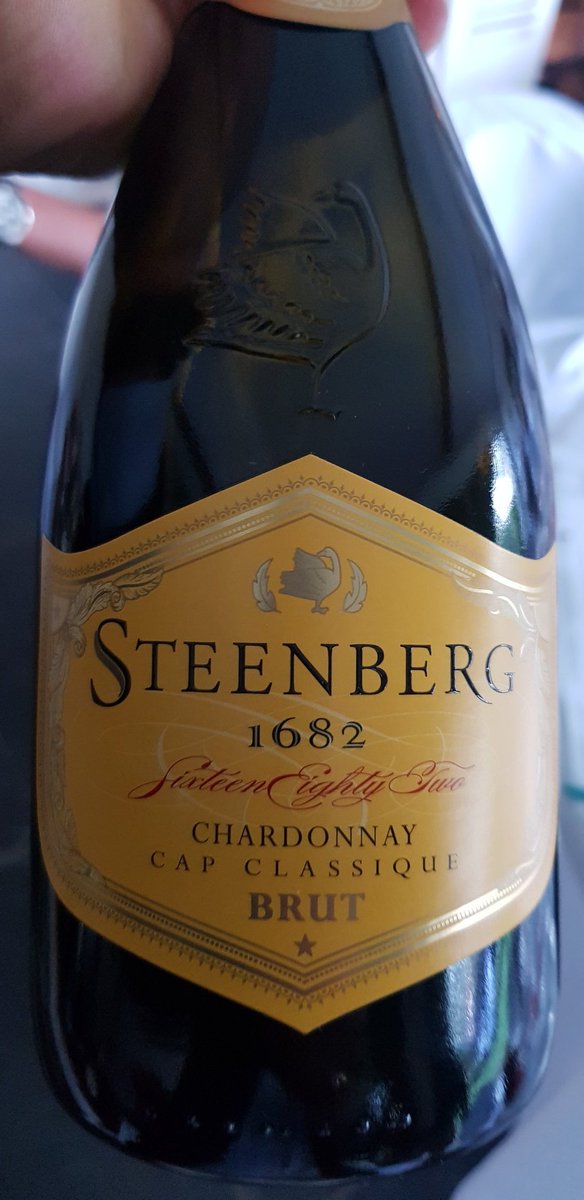 capewinereview's tweet photo. Steenberg 1682 Chardonnay Cap Classique Brut
Austere yet pure, yeasty notes with aeration #Chardonnay fruit plushness with generosity of texture, juicy mid palate with structured depth
#MC93
#southafrica #amorimcapclassique20yrs #miguelchan #capclassique50 #perfectedbytime https://t.co/QXG5kW7Gz6