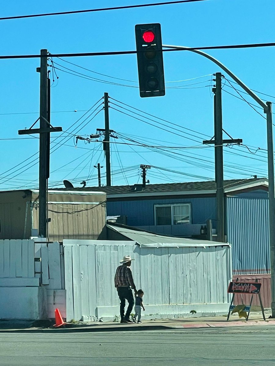 Generational cariño… #alisalfuerte #salinas #alisalstrong #home 🤍