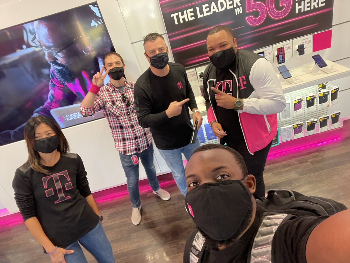 It’s a great day in the Bay! @JacksonTingley Thanks for stopping by and it’s always good seeing <a href="/vdujsik/">vivian pang</a> <a href="/sjctmo/">Scott Collett</a> <a href="/BestRodEva/">Rod</a>  #AllAboutThatBASE