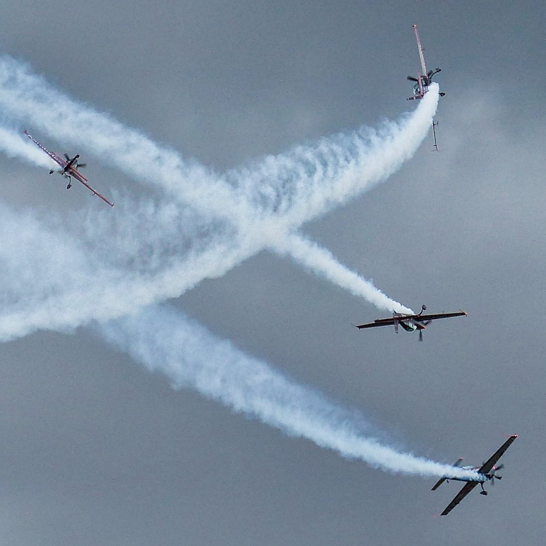 Michaelflying28's tweet photo. The Blades displaying at the 2021 East Kirkby Airshow 7.8.21.
#2excelaviation #blades #extra300 #extra #extra300l https://t.co/WC3Pm4FIcO