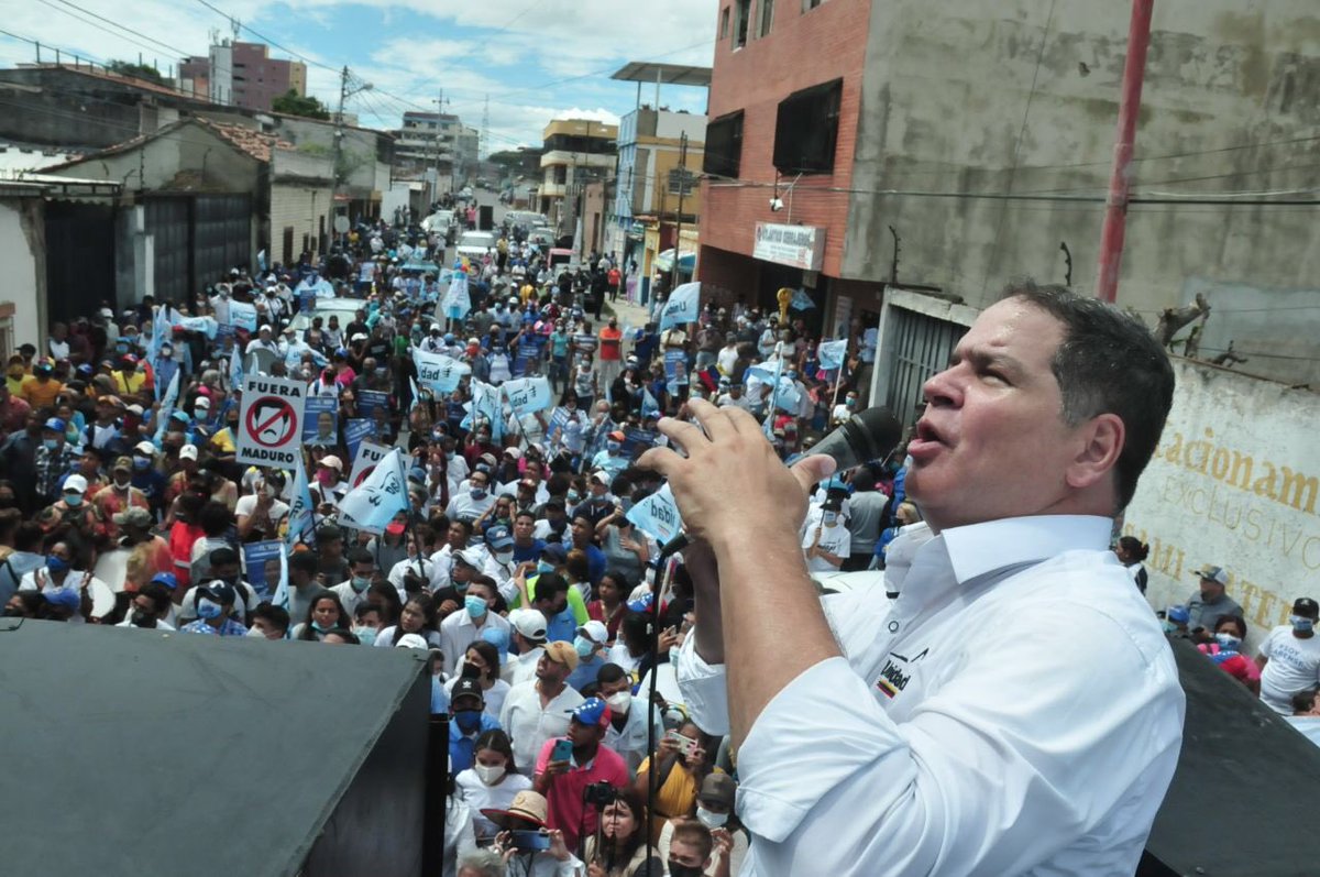 LuisFlorido's tweet photo. ¡Oficialmente le dimos inicio a la Campaña! en Unidad caminamos por el centro de Barquisimeto.

Hoy Lara dijo ¡SI! al cambio, logramos llegar a nuestro destino, gracias a los que nos acompañaron y nos brindaron su apoyo durante el recorrido.

#SomosLaUnidad28Oct

¡Lara Pa’Lante! https://t.co/UrnXyLO7KI
