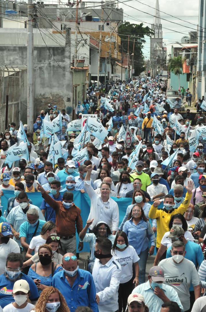 LuisFlorido's tweet photo. ¡Oficialmente le dimos inicio a la Campaña! en Unidad caminamos por el centro de Barquisimeto.

Hoy Lara dijo ¡SI! al cambio, logramos llegar a nuestro destino, gracias a los que nos acompañaron y nos brindaron su apoyo durante el recorrido.

#SomosLaUnidad28Oct

¡Lara Pa’Lante! https://t.co/UrnXyLO7KI