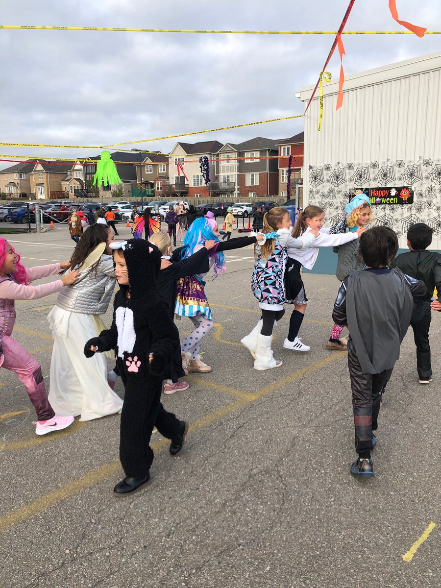MrsDemeter_QH's tweet photo. We had so much fun at the Halloween Dance-a-thon today!!🎃🎃 https://t.co/6YbrYtKvu0