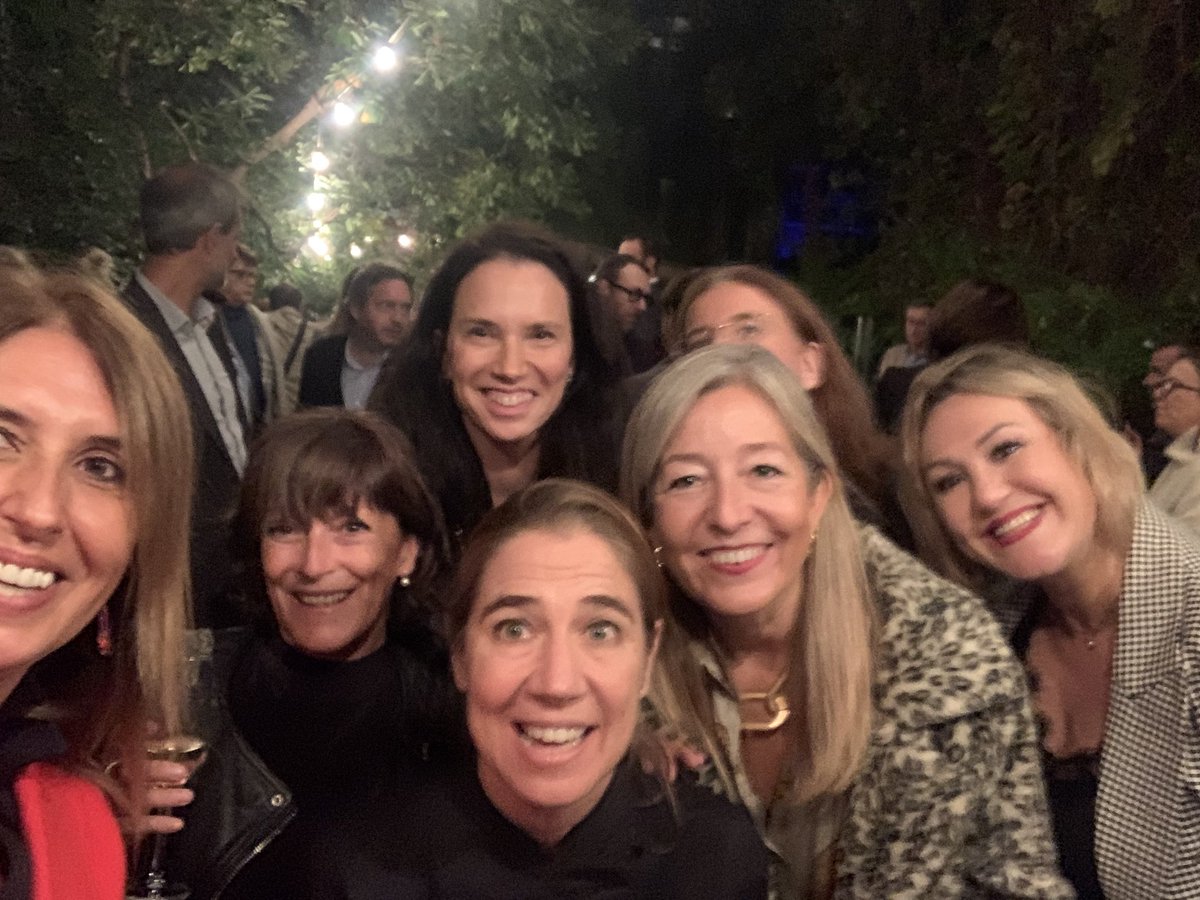 montse_barcelo's tweet photo. Mai falta a les #LaNitdAred sempre solidaria #LaCheff #AdaParellada @adaparellada @fundacioared @juditmasco @EvaVilaMassanas @peixco @ElenaFloresGuri @BlascoMonika @montserratarias #VaremFerEGBJuntes https://t.co/BfijMEJhUU