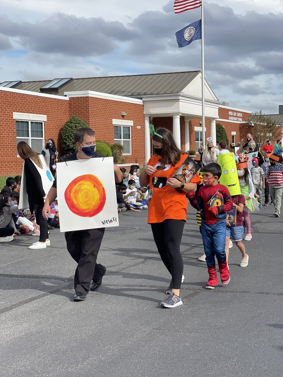 <a href="/RLC_Coyotes/">Rosa Lee Carter ES</a> <a href="/RLCPrincipal/">Diane Insari</a> thank you for an awesome parade!!!