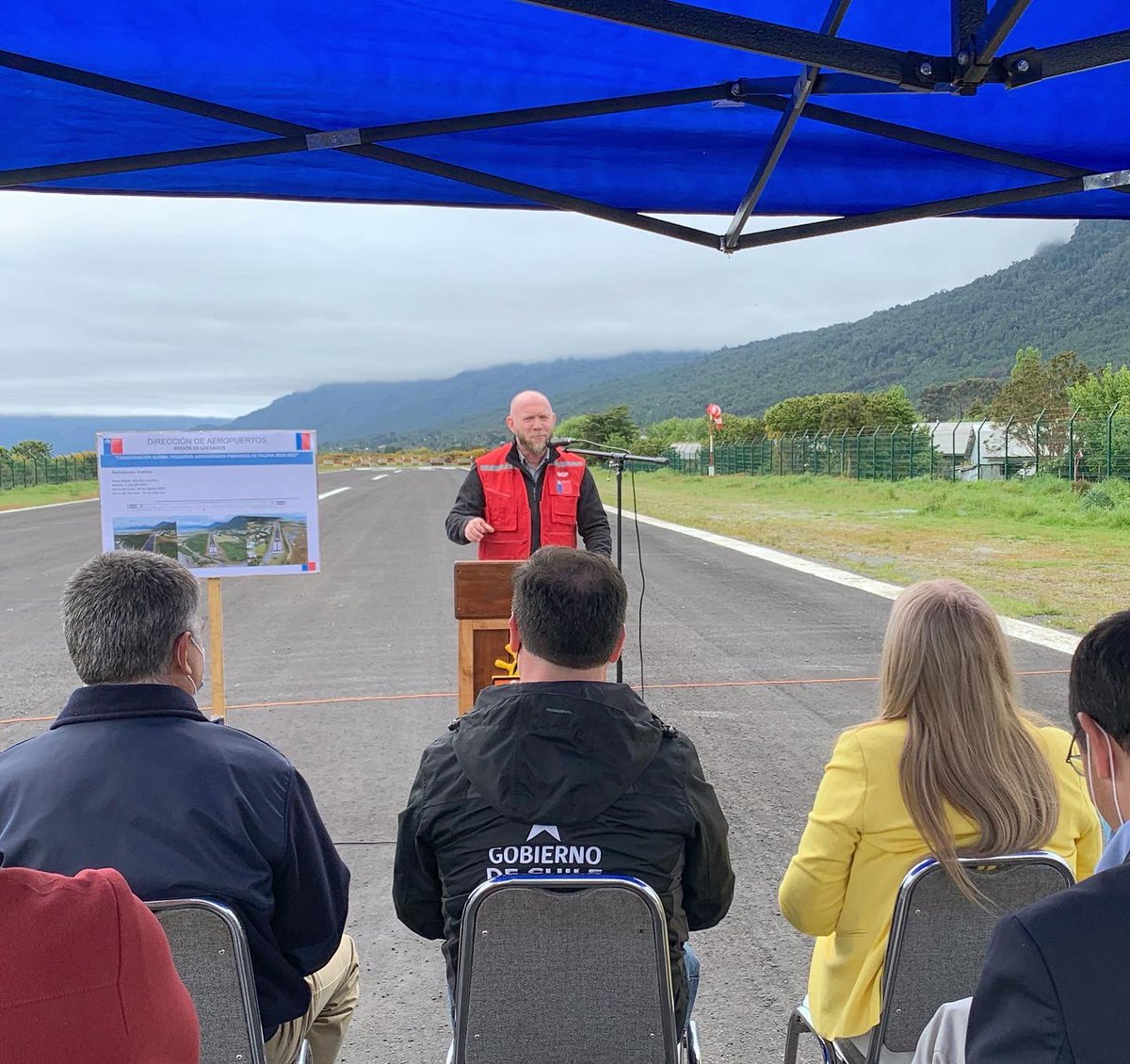 moploslagos's tweet photo. #MopLosLagos🦺🚧
@jamesfrycarey, Seremi de la cartera y la #DireccionAeropuerto  junto a la @Muni_Hualaihue inauguraron aeródromo de Contao, tras inversión de más de $190 millones de pesos por proyecto de Conservación Global 2021 en la provincia de Palena.

#aerodromo #aeropuerto https://t.co/7S0YjS39RH