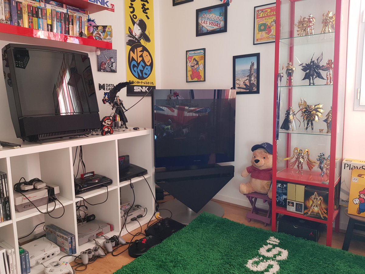 sapinho33's tweet photo. Well, it's done! Welcome to my world! Ready to play!
#retrogaming #retro #gaming #retrogamer #gamer #snk #neogeo #videogames #retrogamers #gamers #videogame #vintage #crt #gamingroom #gaming #bangolufsen #ps1 #Nintendo #sega #playstation #oldschool #mythcloth #SaintSeiya https://t.co/FqSHwA4YWg
