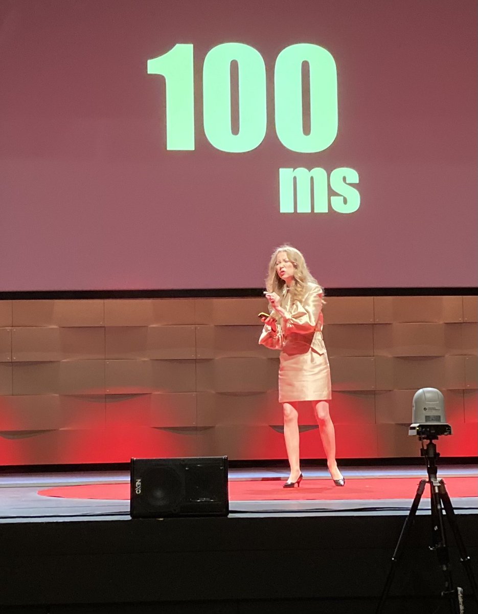 100 millisekunder. Så länge tar det för en människa att ta in det första intrycket av en annan människa. ⁦<a href="/angela_ahola/">Angela Ahola</a>⁩ på klockren finska i Tavastehus på #RKesakoulu idag.