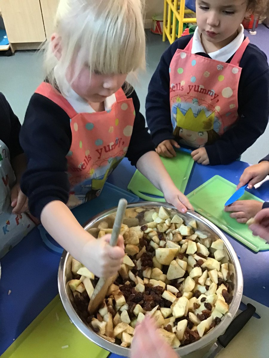 RydeSchool's tweet photo. #FivewaysFridayFun for our littlest ones. This week little red riding hood delivered a basket of apples so we made some delicious apple crumble....YUM! #Fiveways #Nursery #Fridayfun https://t.co/KR6st6vwQ4