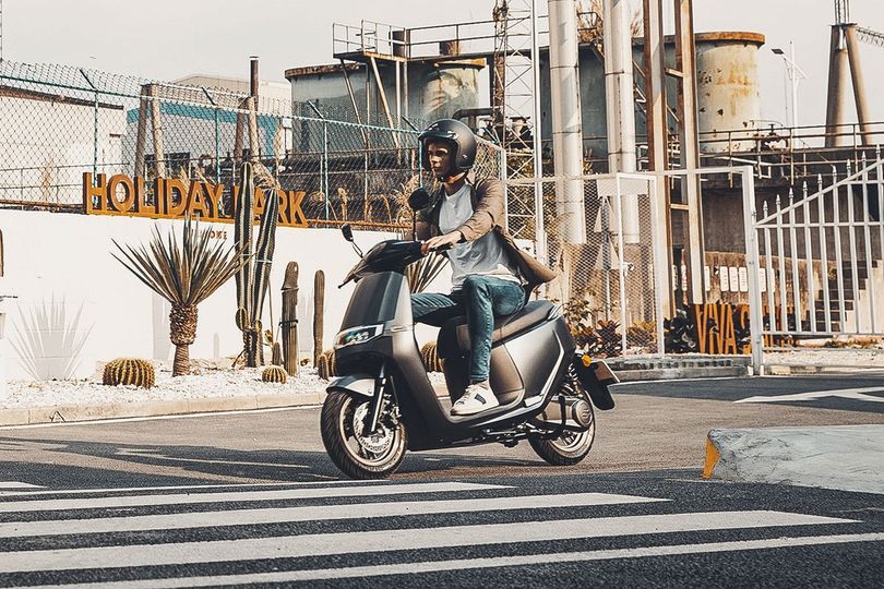 emoveyou's tweet photo. La #motoelectrica es una de las mejores alternativas para la #movilidadurbana y por eso, en #emoveyou te la recomendamos 😉

✅ Se maneja fácilmente.
✅ No contamina.
✅ Te puedes desplazar a cualquier parte.

➡️ Mucho más en https://t.co/2khgKZvl96

#movilidadelectrica #emoto https://t.co/o3DcBxC8Ni
