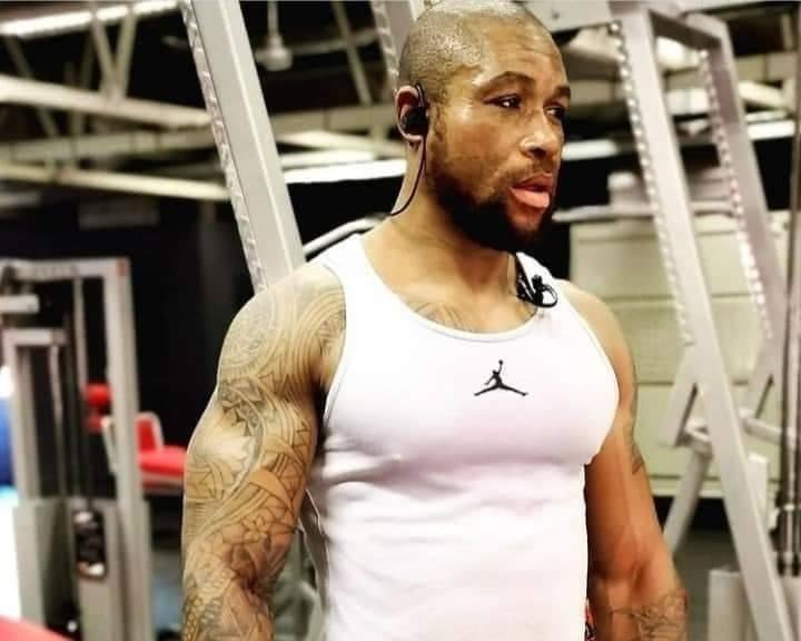 Clients watch in horror as Gauteng fitness coach is murdered during live online training session.
#FitnessCoach #murdered #OnlineSession