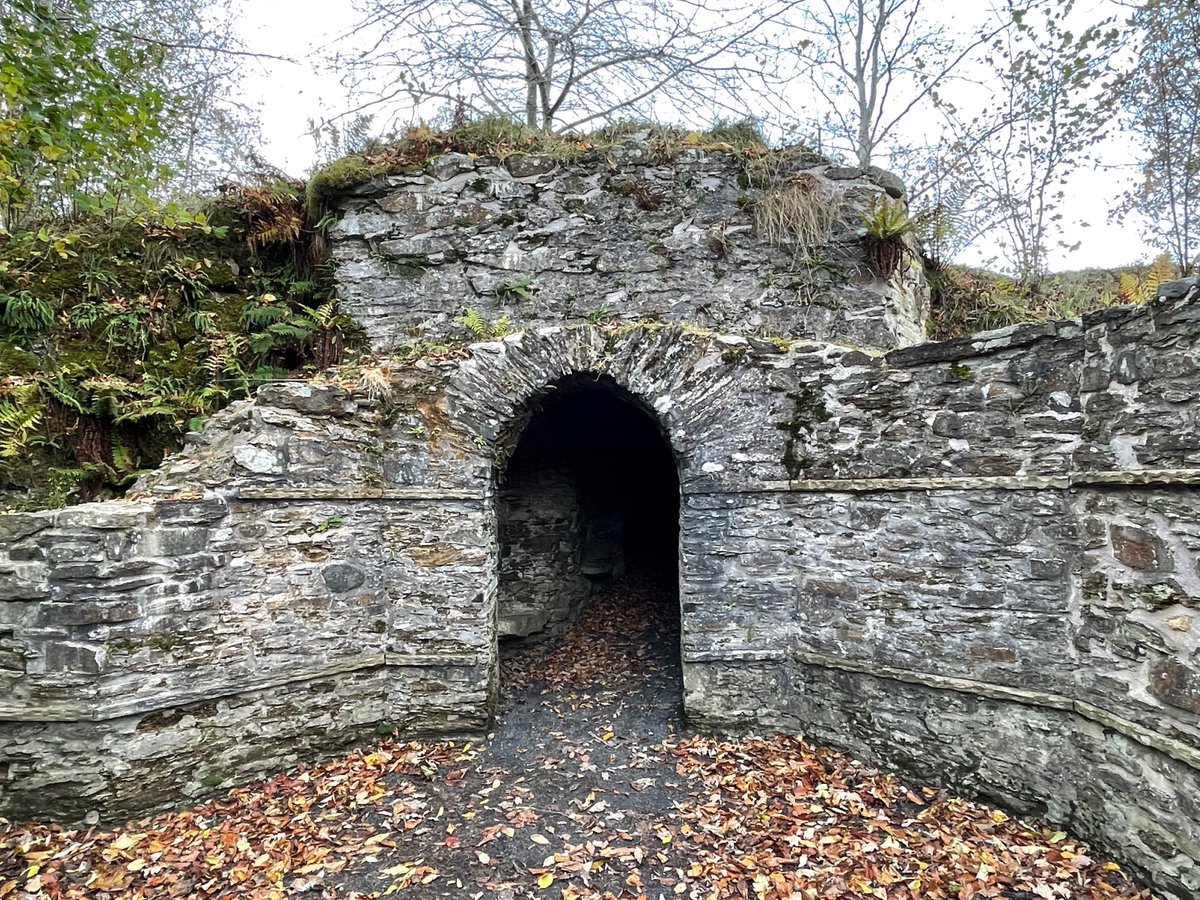 The ‘Hermit’s mossy cell’, according to Robert Burns Read more thefollyflaneuse.com/the-hermitage-… #hermit #fallsofacharn #lochtay #kenmore #robertburns #taymouthcastle #queenvictoria #dorothywordsworth #breadalbane #glenorchy @VisitScotland @VisitAberfeldy @sglheritage
