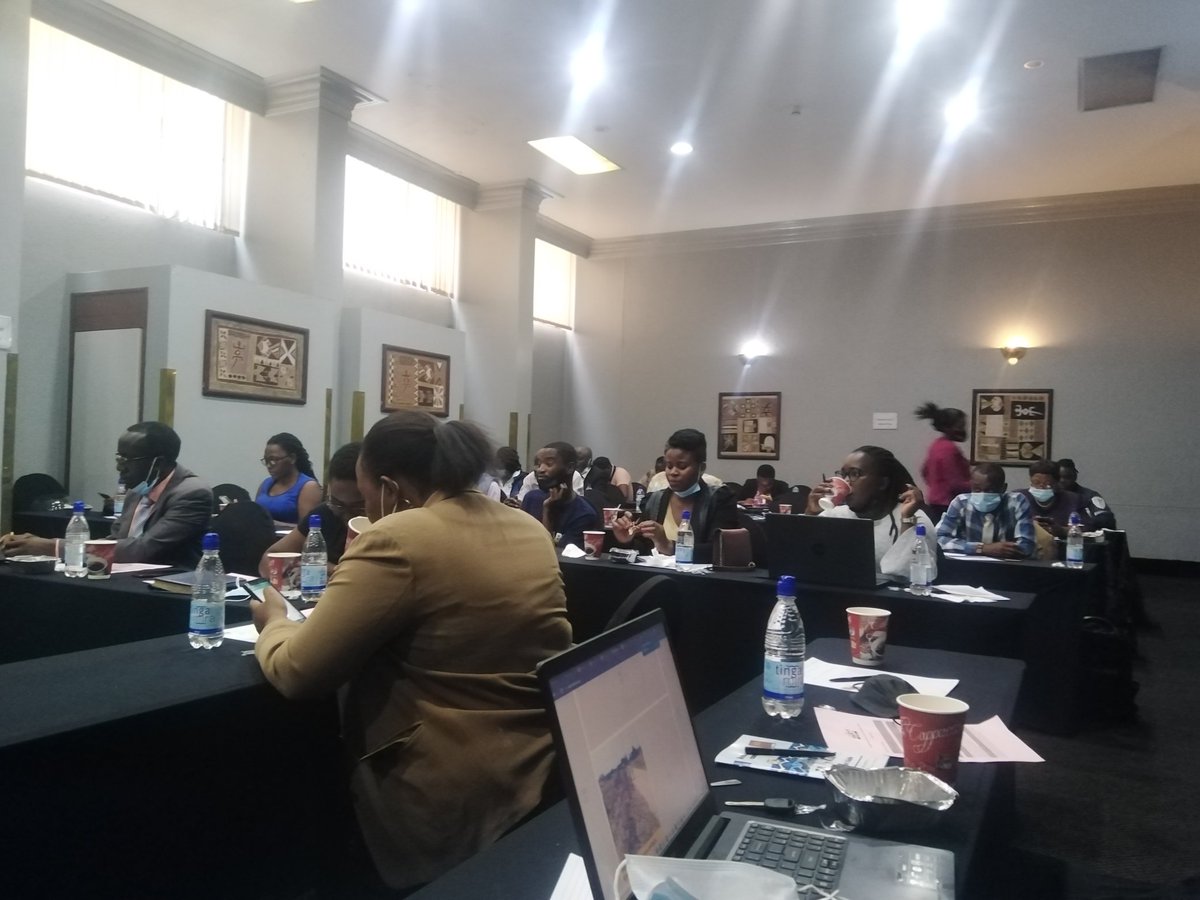 MatHumanRights's tweet photo. Informative and valuable Internet Access and Affordability In Zimbabwe indaba organized by @misazimbabwe

#InternetAffordability2021
#RightsInAction
@ChichiLuciasi @lupyouth @MatoboYouth @chitrest2020 @kubatana @ https://t.co/z2NotINliX