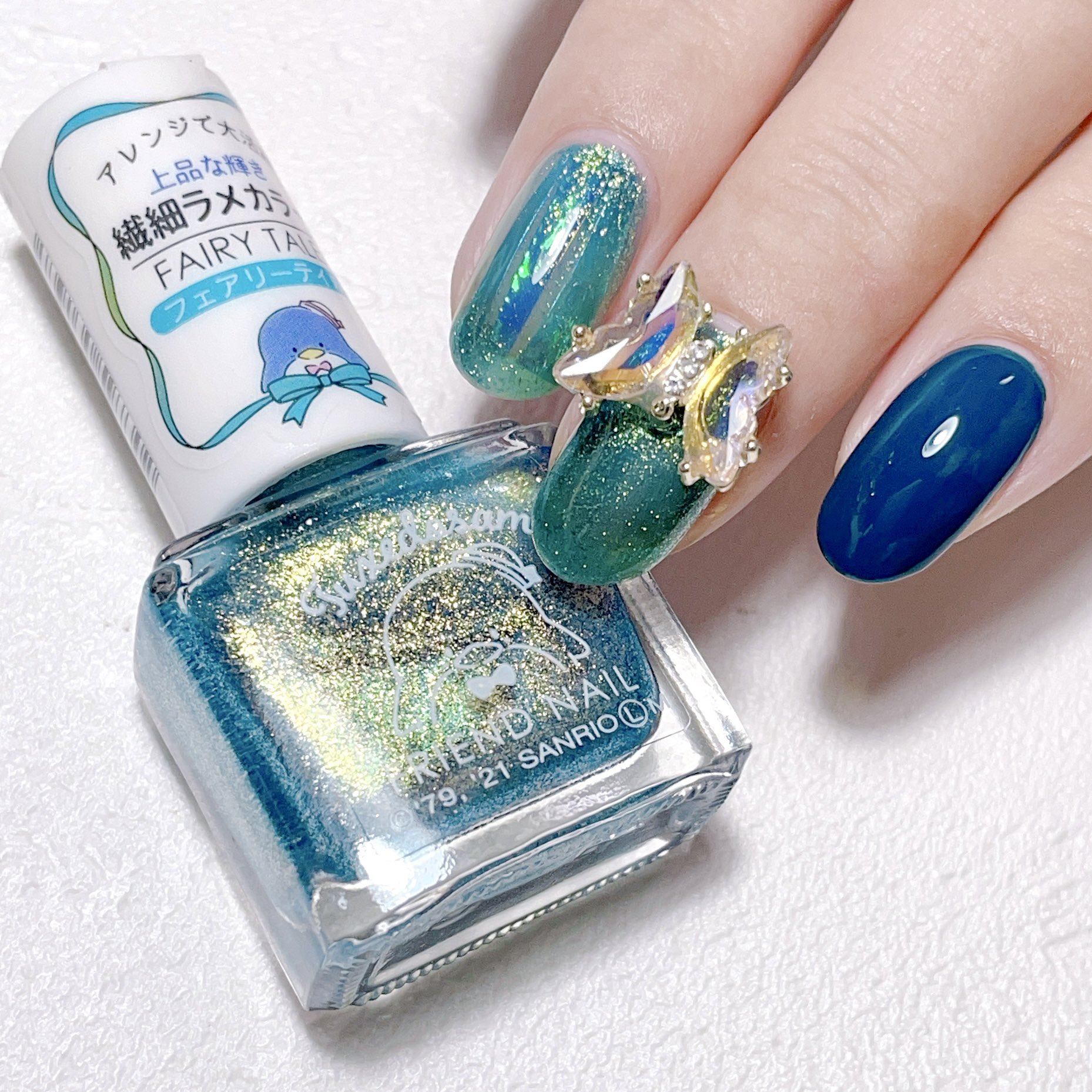 Aika Aiainail セルフネイル また編集前に載せちゃう ᯅ フレンドネイルのフェアリーテイル塗ったんやけどかわいすぎて衝撃 これ100円とか最高 T Co Bejsbqodb9 Twitter