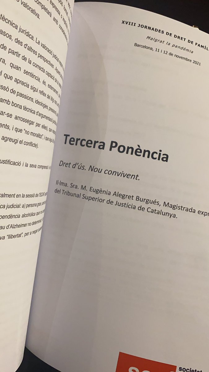 CarmenVarelaAlv's tweet photo. Empieza el segundo dia de la  #jornadaSCAF hablando del uso del domicilio familiar con la Magistrada del TSJC M Eugènia Alegret https://t.co/P6Gda216QB