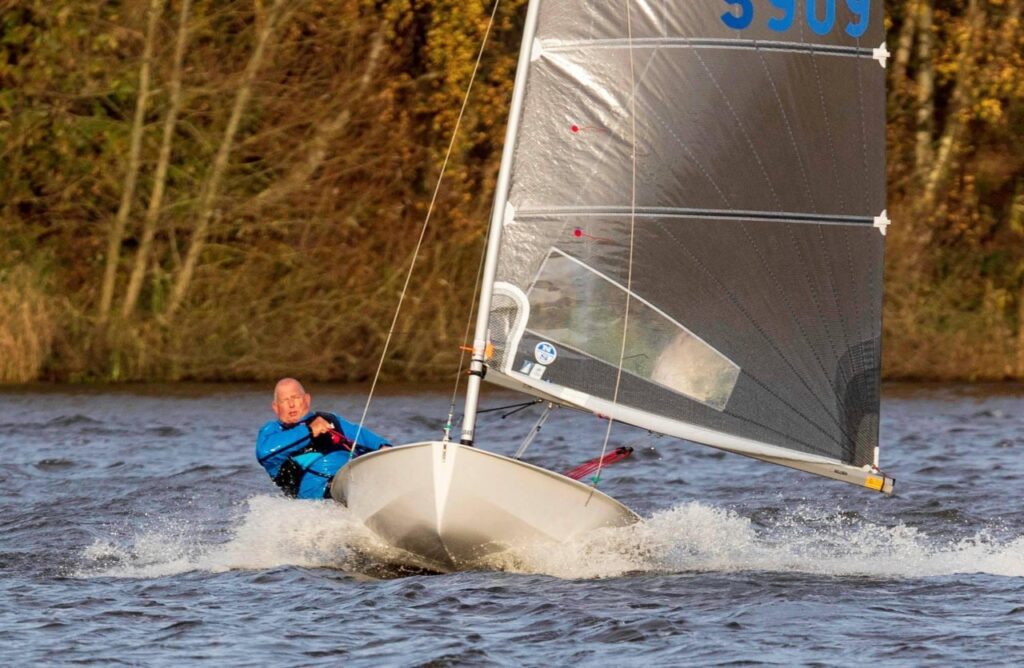 llsailing's tweet photo. Guy Fawkes Pursuit Race is a howler! - https://t.co/GywASc3ABl https://t.co/EipxT2Po7W