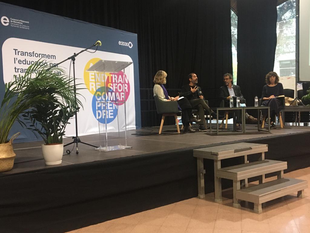 catesco's tweet photo. “Transformem l’educació per transformar un futur compartit” del @consorciedubcn, amb la @FundacioBofill, @RosaSensat i els centres de BCN. 

🌍Reimaginar l’educació per a un món més just, sostenible i en pau. 

#ABPxODS #educació2030 #transformacióeducativa https://t.co/Q3hnUG0HRa
