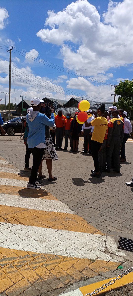 elizabe87087627's tweet photo. Shell Kamakis official launch
#JazaRahaNaShell
#ShidaNyumba
#ShindaIsuzuNMRtruck
@Shell @vivoenergykenya
@SpotOnKe @Vnyambura1 @JalangoMwenyewe https://t.co/CYW9BczyJq