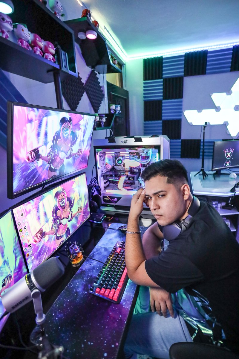 Retogamer7's tweet photo. Póngale titulo a esta foto !! 😳🔥😎 https://t.co/i2T2rMciGe