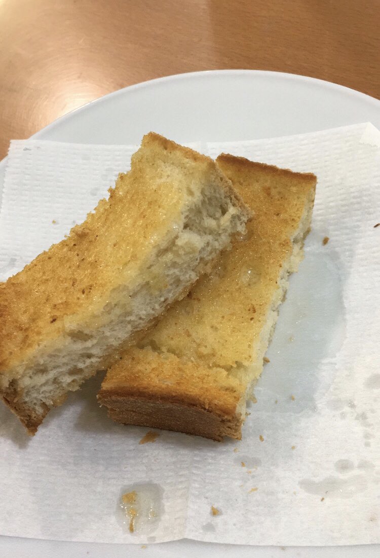 Por ti? Eu dava-te estas.