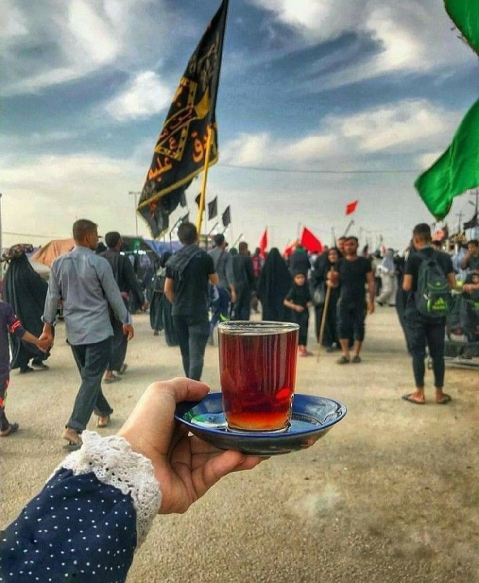 MuhammadShojaee's tweet photo. In Arbaeen kindness is not requested, it's offered. It is Imam hussain's compassionate spirit prevailing among pilgrims.‌‌.                   #WorldKindnessDay https://t.co/NP82K2wQ3T