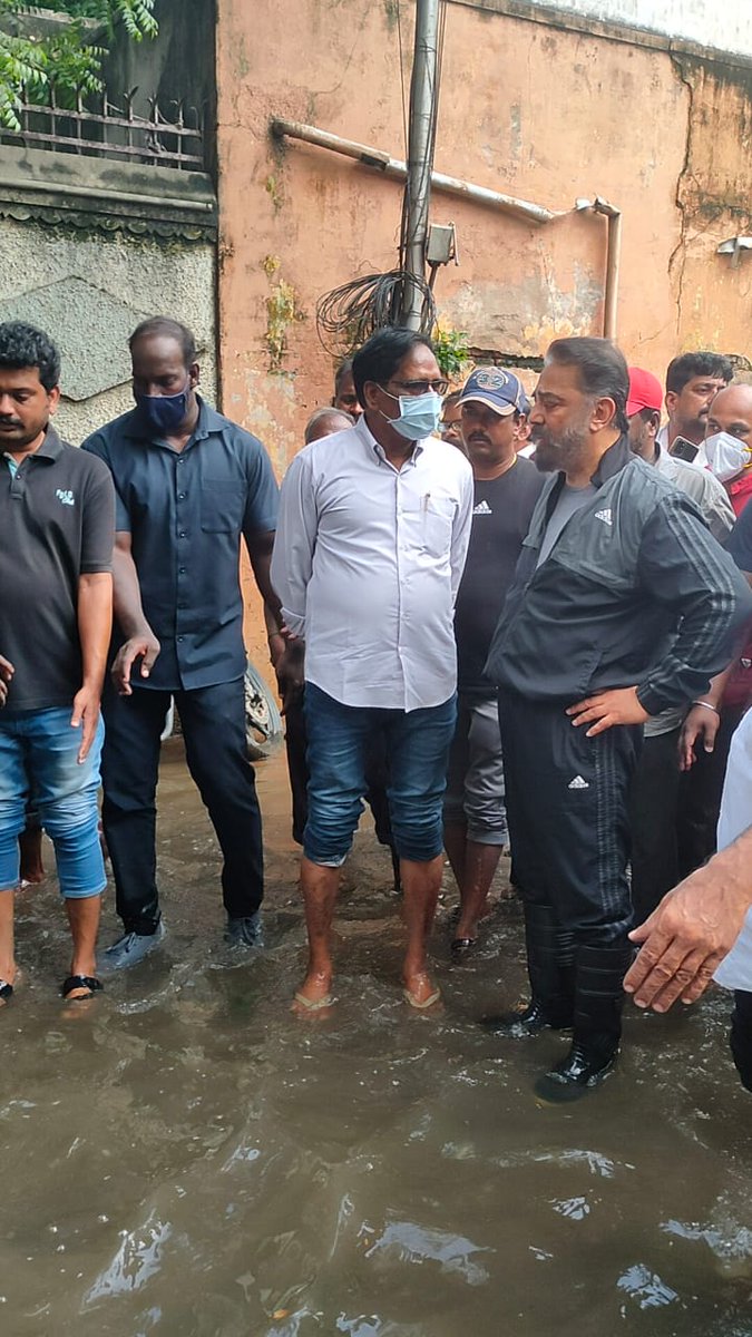 MuraliAppas's tweet photo. மக்களோடு
மக்களாய்
மக்களுக்காக...
#நம்மவர் @ikamalhaasan @maiamofficial https://t.co/4gEMwinHKV